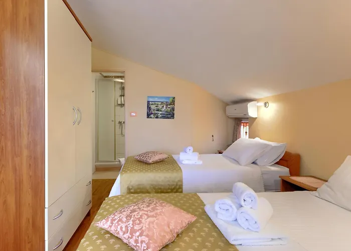 Holiday Home Nena By Interhome