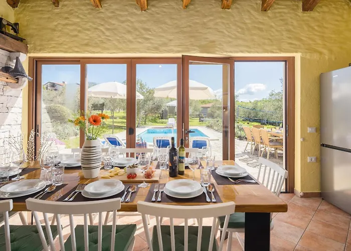 Luxurious Home In Buje