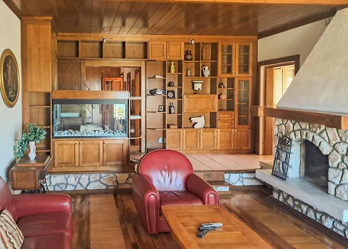 Stunning Home In Buje